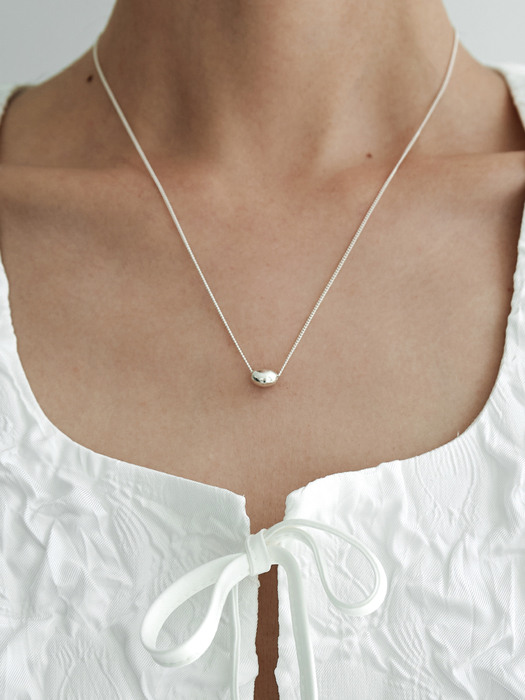 EVERYDAY SILVERBALL NECKLACE